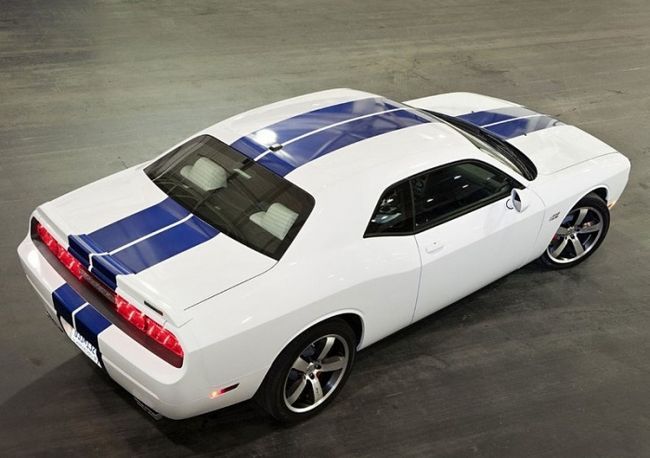 dodge challenger srt8 